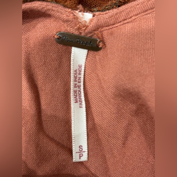 FREE PEOPLE HEARTS ARE WILD MINI EMBROIDERED DRESS RUST SMALL BOHO FESTIVAL - Picture 9 of 14